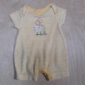 Gap Baby Onesie, Up to 7 LBS